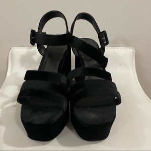 Urban Outfitter Black Velvet Wedges